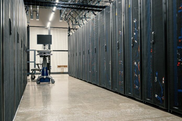 Top Six Features for Data Centre Management - Technopo